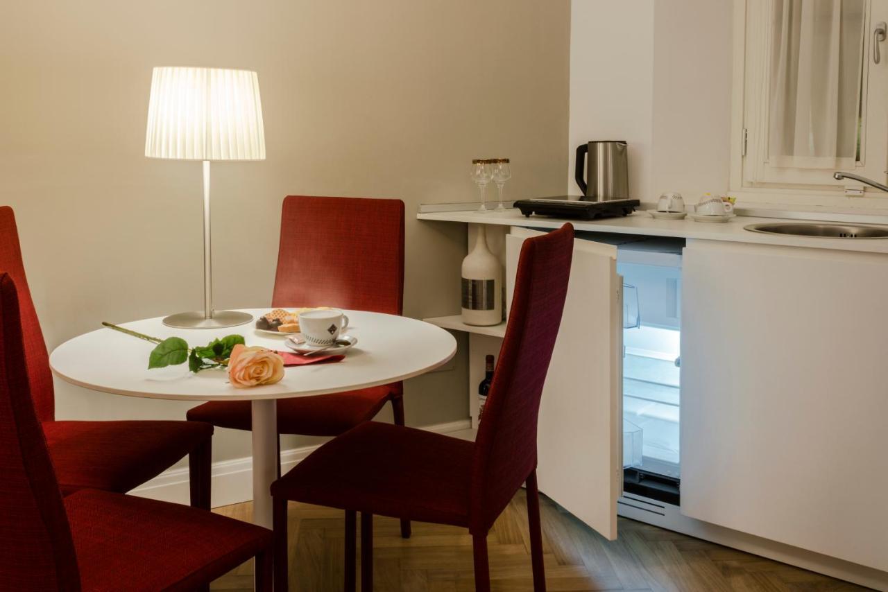 Daphne Guest House Firenze Bagian luar foto
